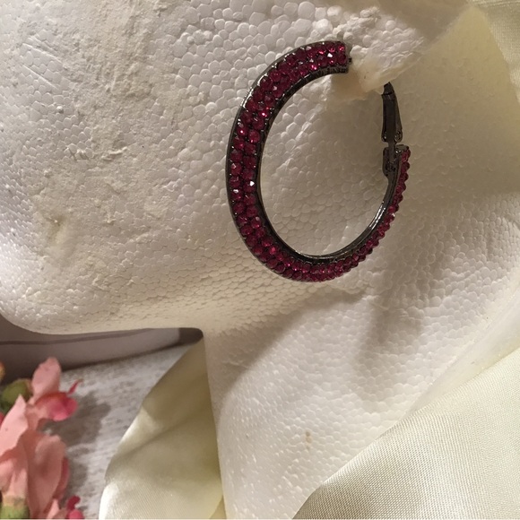 🎀[2/$25.00]🎀 APT. 9 Hoops - Picture 4 of 5